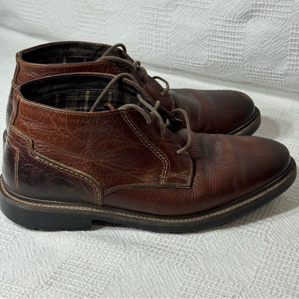 Johnston & Murphy Brown Leather Chukka Boots